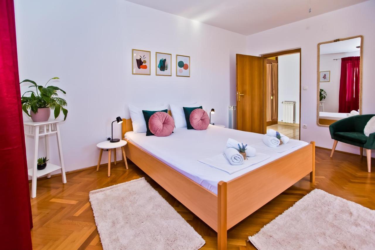 Apartments And Rooms Marija Χβαρ Εξωτερικό φωτογραφία