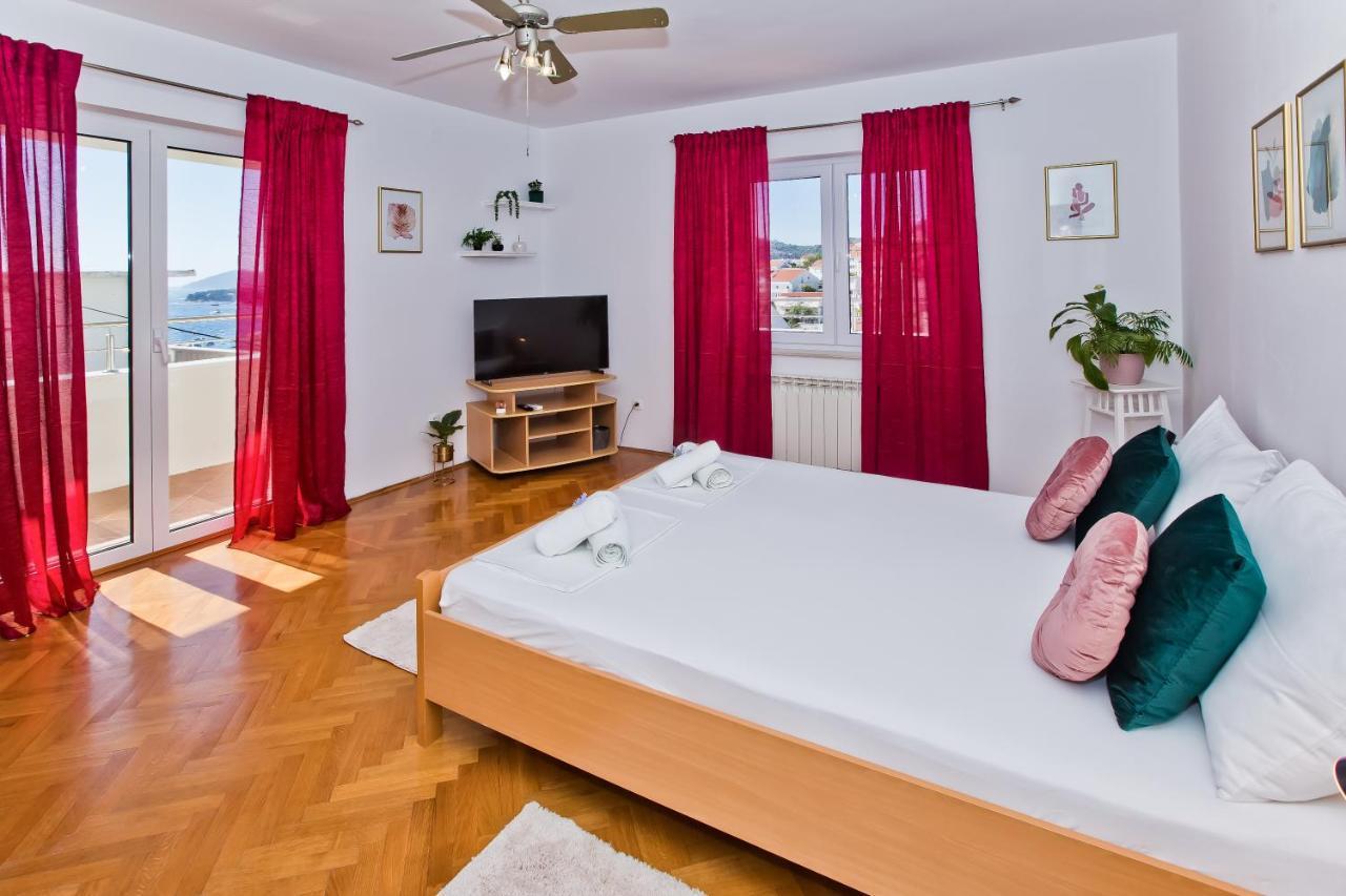 Apartments And Rooms Marija Χβαρ Εξωτερικό φωτογραφία
