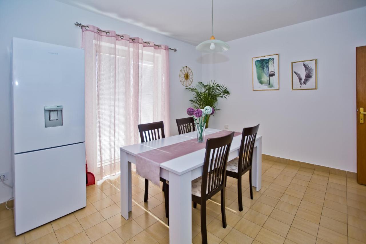 Apartments And Rooms Marija Χβαρ Εξωτερικό φωτογραφία