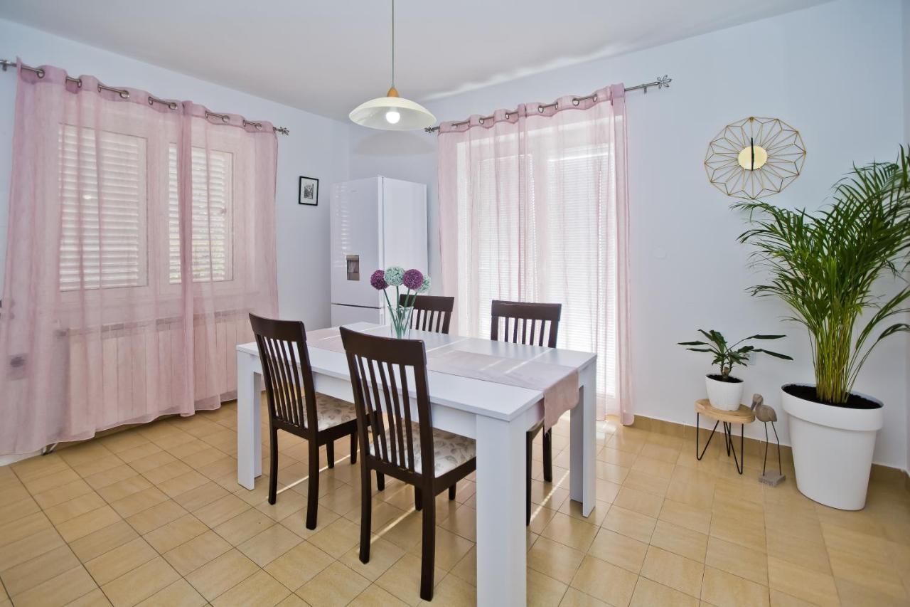 Apartments And Rooms Marija Χβαρ Εξωτερικό φωτογραφία