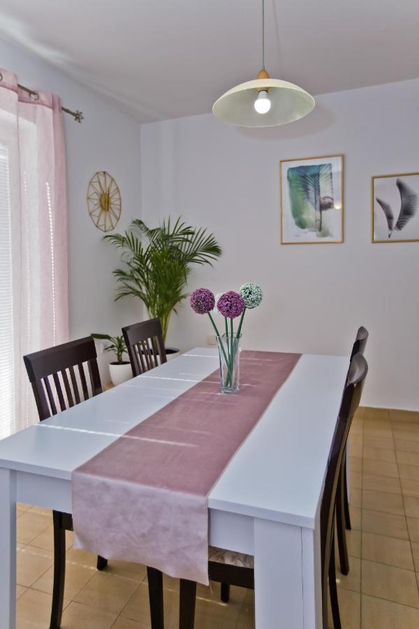 Apartments And Rooms Marija Χβαρ Εξωτερικό φωτογραφία