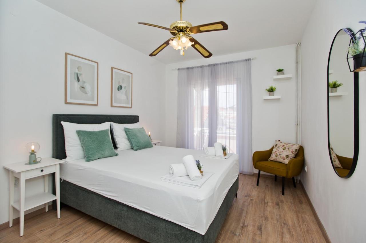 Apartments And Rooms Marija Χβαρ Εξωτερικό φωτογραφία