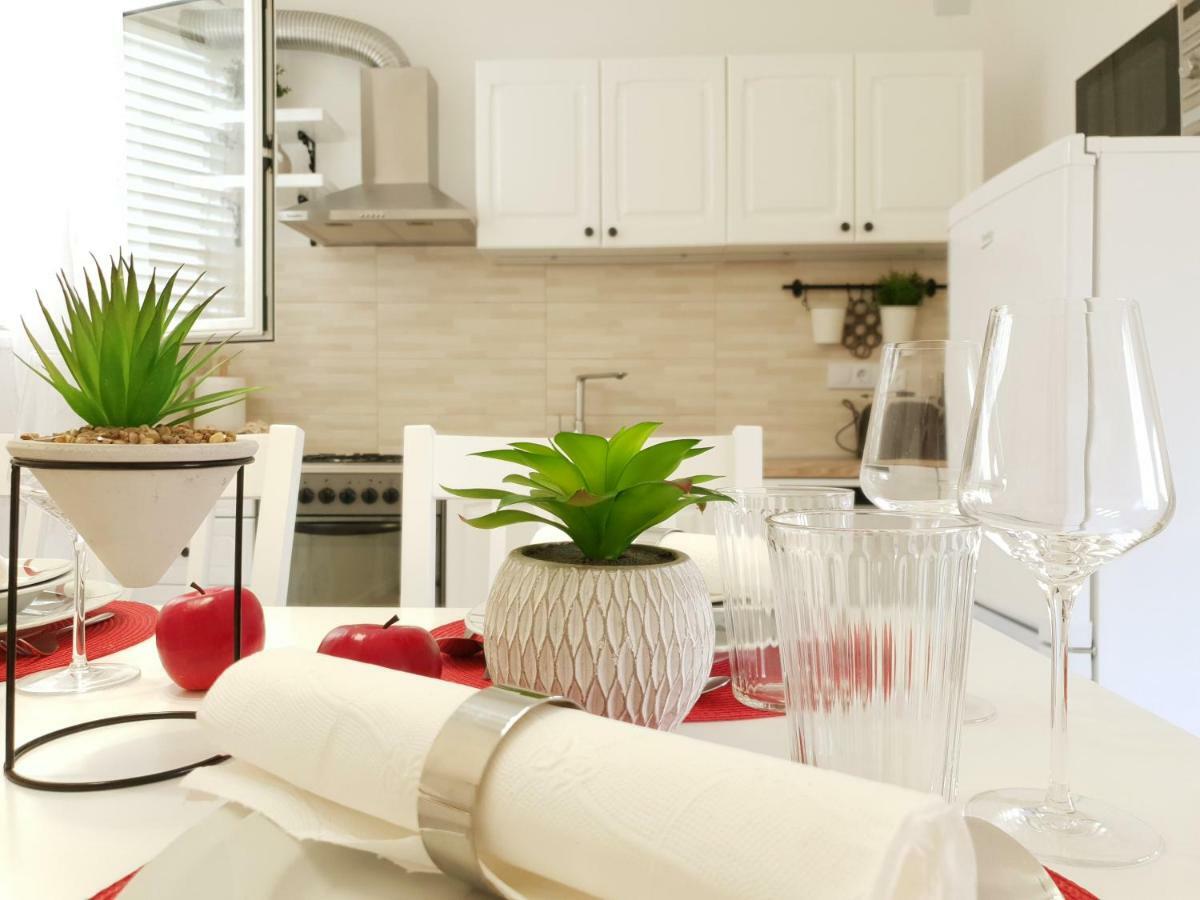 Apartments And Rooms Marija Χβαρ Εξωτερικό φωτογραφία