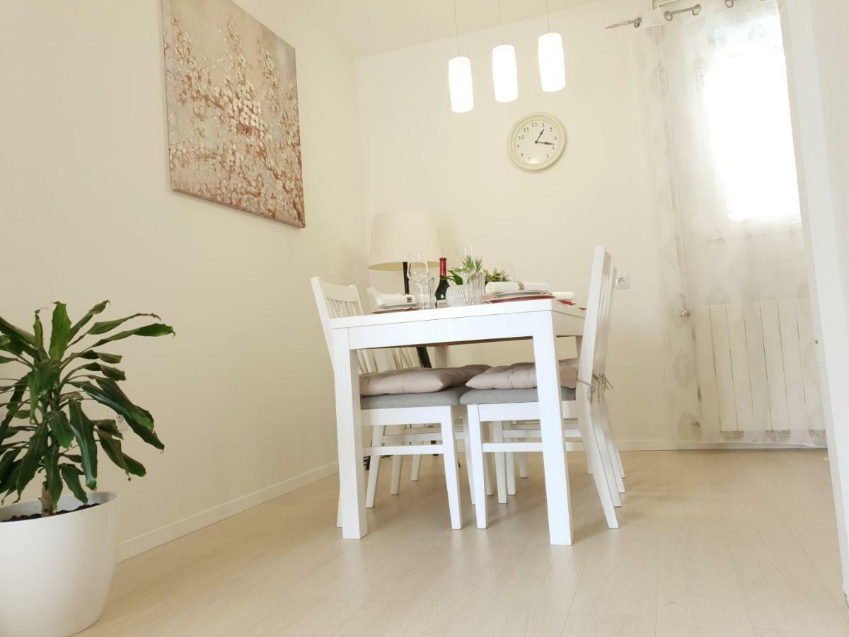 Apartments And Rooms Marija Χβαρ Εξωτερικό φωτογραφία
