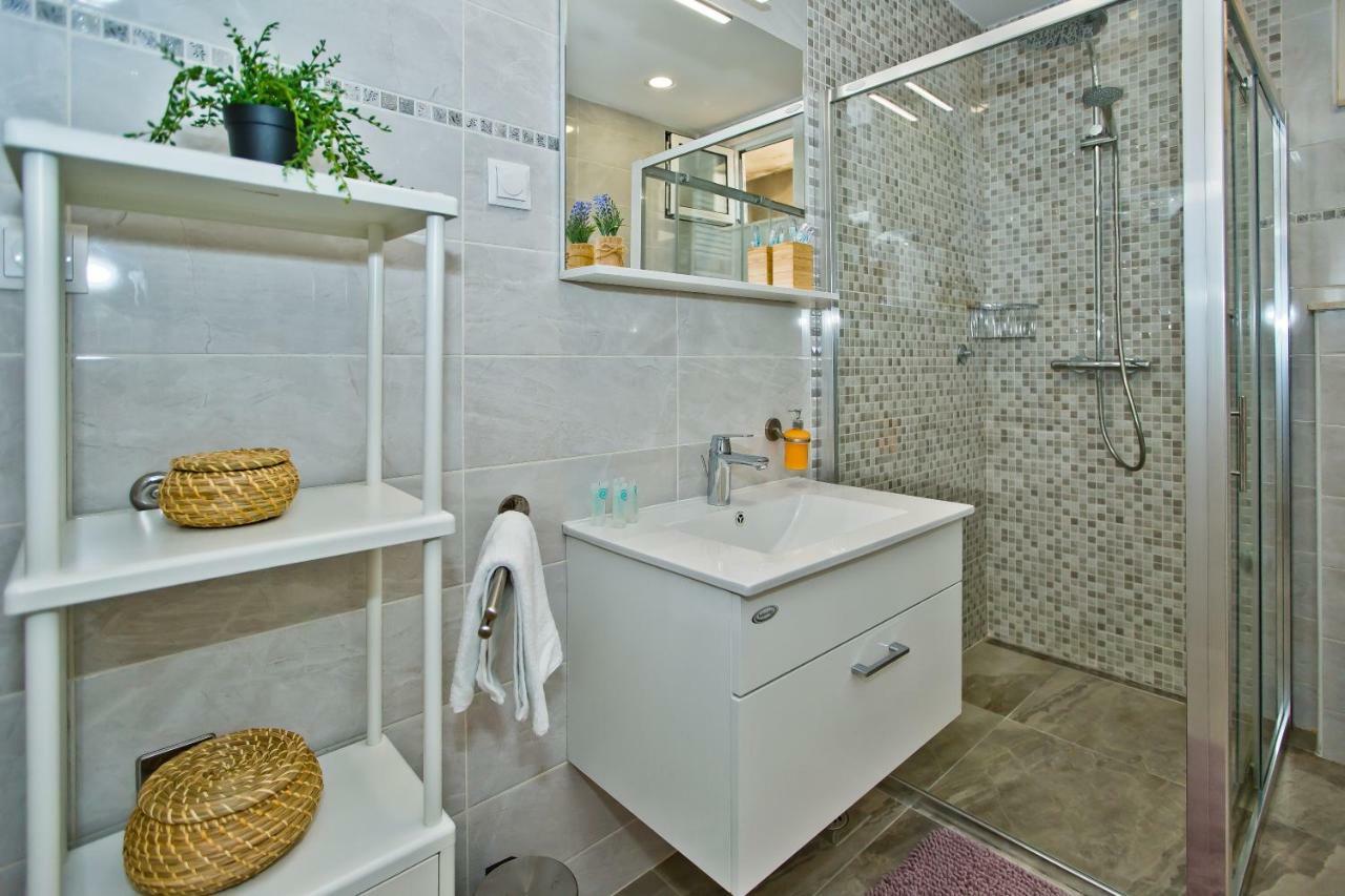 Apartments And Rooms Marija Χβαρ Εξωτερικό φωτογραφία