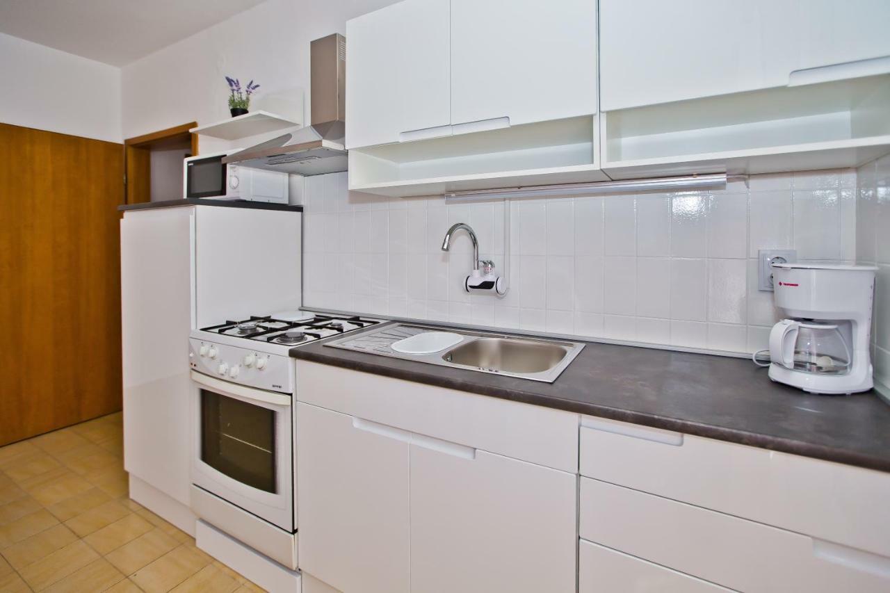 Apartments And Rooms Marija Χβαρ Εξωτερικό φωτογραφία
