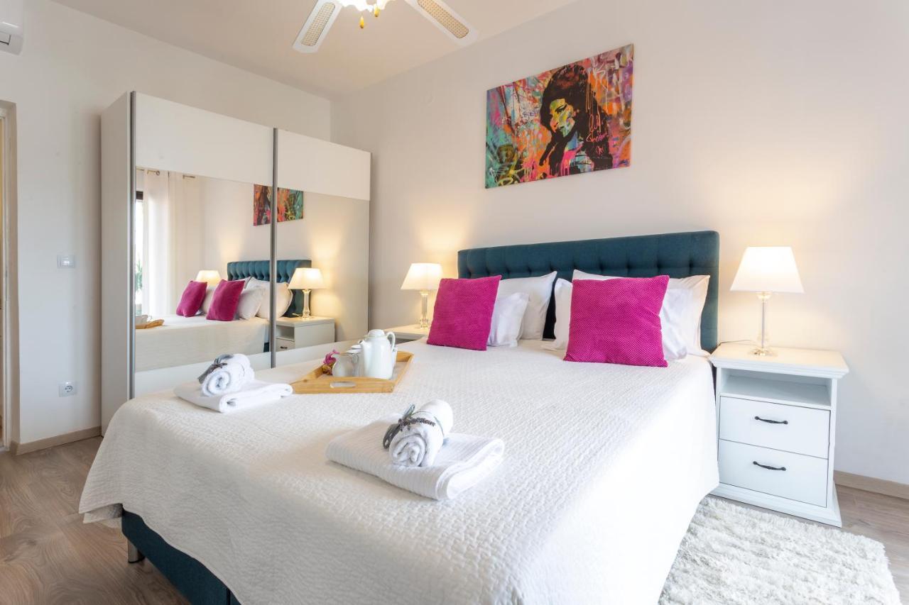 Apartments And Rooms Marija Χβαρ Εξωτερικό φωτογραφία